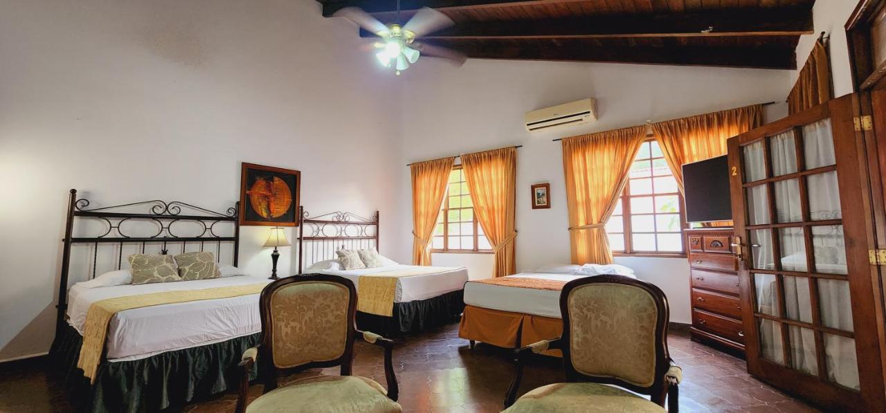 Camilas Hotel Сан Педро Сула Екстериор снимка