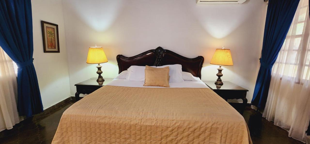 Camilas Hotel Сан Педро Сула Екстериор снимка