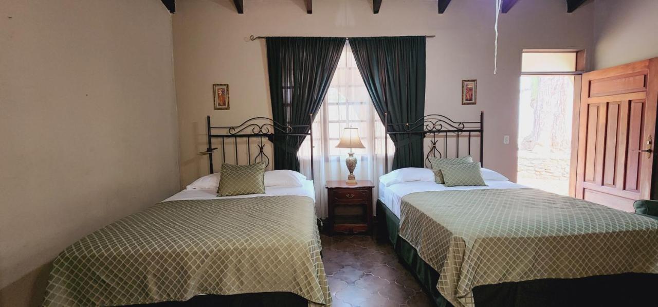 Camilas Hotel Сан Педро Сула Екстериор снимка