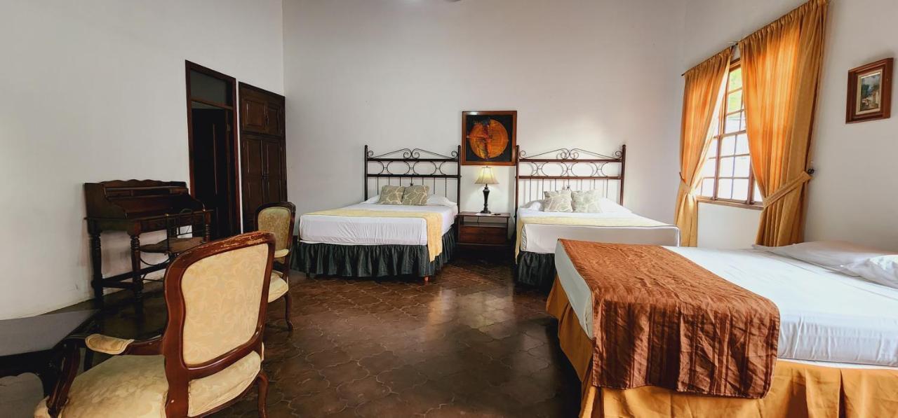 Camilas Hotel Сан Педро Сула Екстериор снимка
