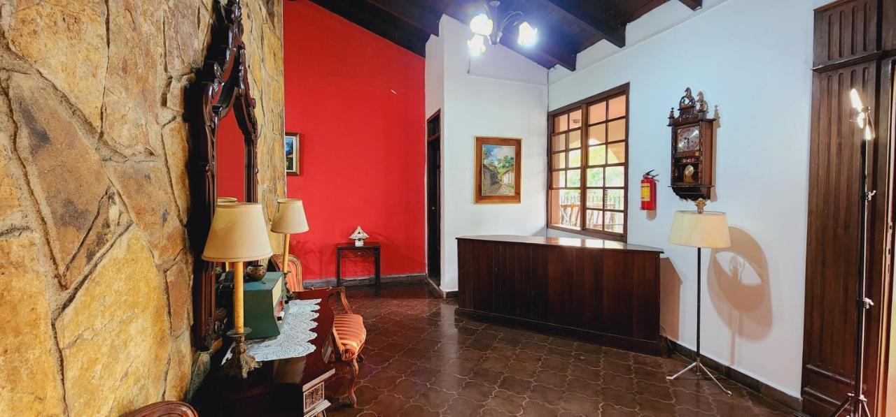 Camilas Hotel Сан Педро Сула Екстериор снимка