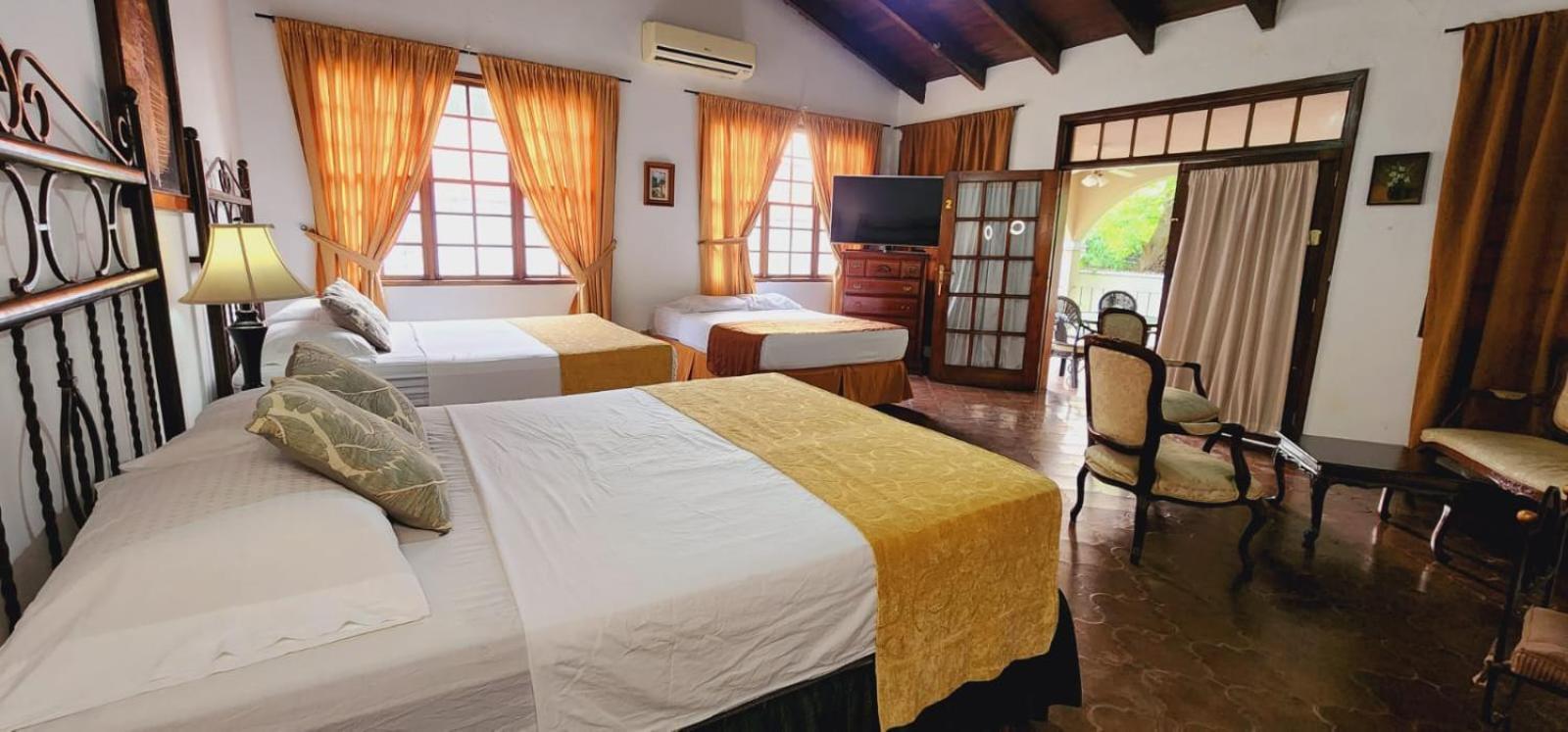 Camilas Hotel Сан Педро Сула Екстериор снимка
